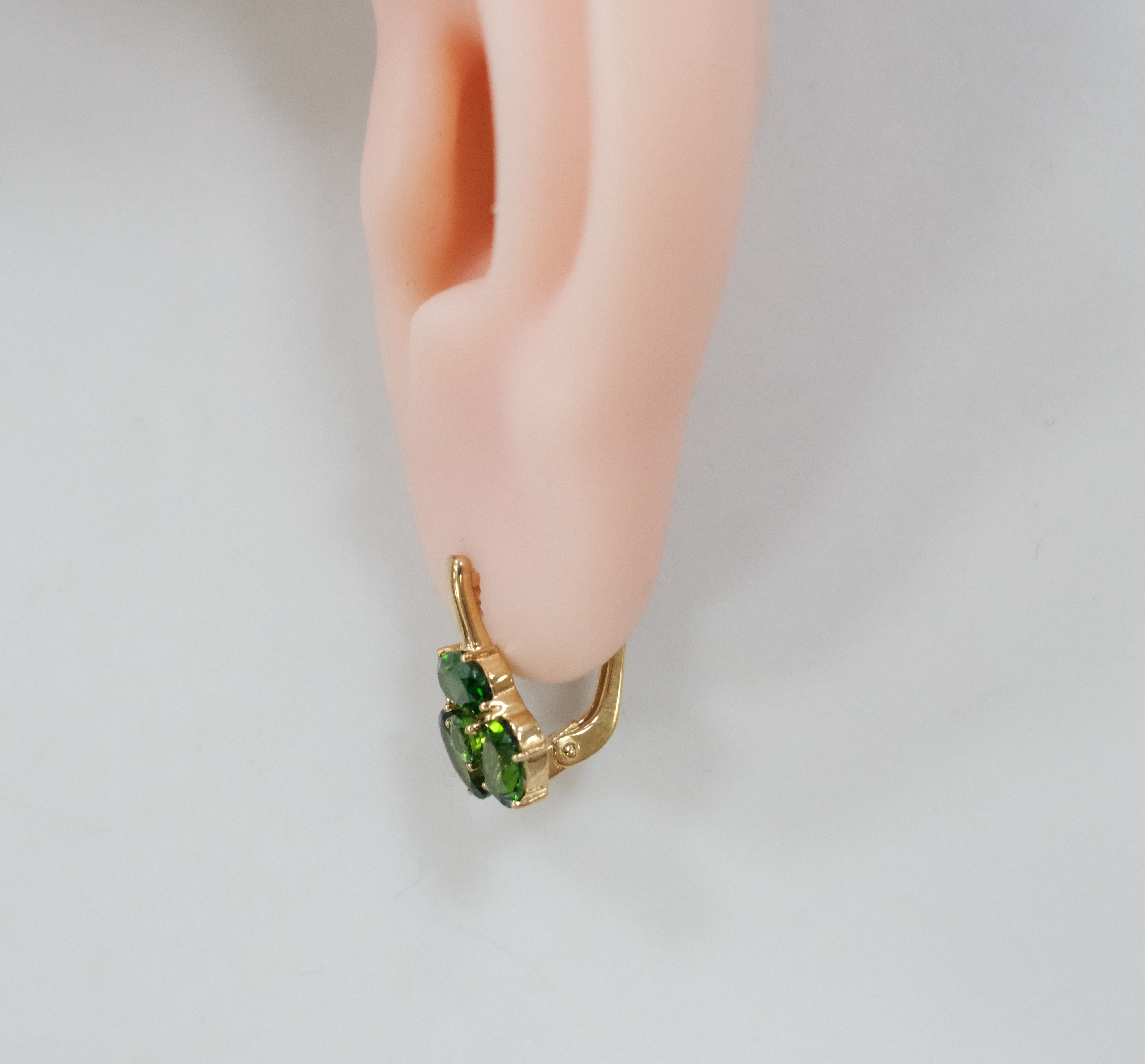 Серебряные серьги с хромдиопсидами